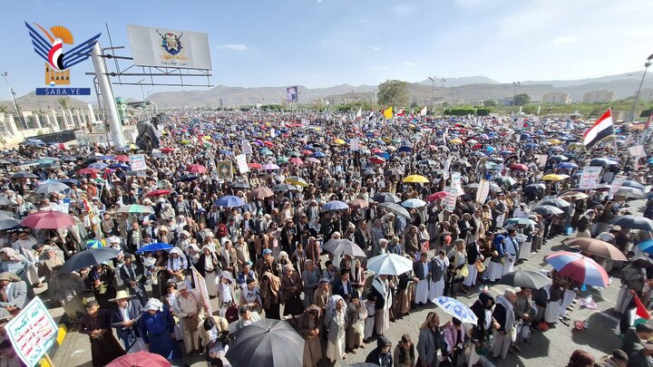 تقرير مصور/ جماهير غفيرة تخرج في مسيرة مليونية صنعاء تنديدا بالعدوان ونصرة للشعب الفلسطيني