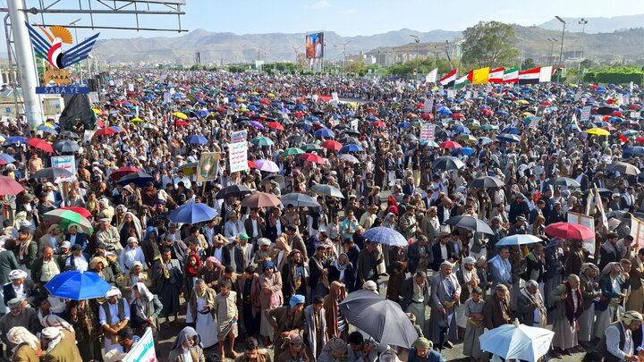 تقرير مصور/ جماهير غفيرة تخرج في مسيرة مليونية صنعاء تنديدا بالعدوان ونصرة للشعب الفلسطيني