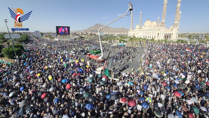 تقرير مصور/ جماهير غفيرة تخرج في مسيرة مليونية صنعاء تنديدا بالعدوان ونصرة للشعب الفلسطيني