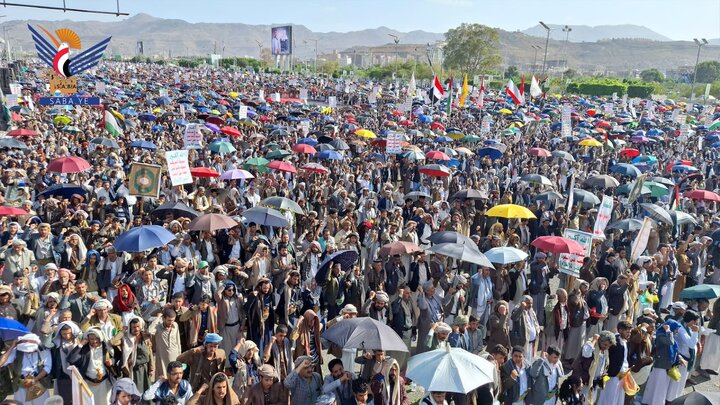 تقرير مصور/ جماهير غفيرة تخرج في مسيرة مليونية صنعاء تنديدا بالعدوان ونصرة للشعب الفلسطيني