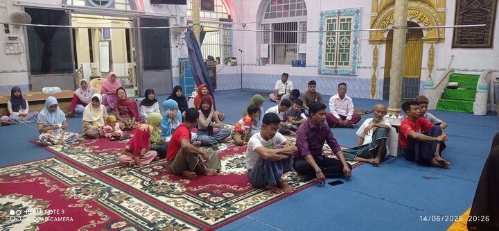 ပြည် ကျောင်းကြီးရှီအဟ် မတ်စ်ဂျစ်ဒ် ၏ အီးဒ်ဒေ ဂဒီးရ်  ပြုလုပ်နေသည့်  မြင်ကွင်း ။ ။ Photos