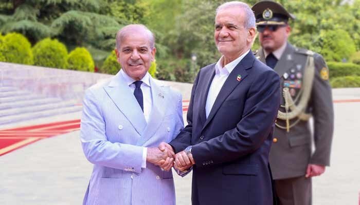 پاکستانی وزیرِ اعظم کا ایرانی صدر مسعود پزشکیان سے رابطہ، اسرائیلی حملے کی مذمت پاکستانی وزیرِ اعظم کا ایرانی صدر مسعود پزشکیان سے رابطہ، اسرائیلی حملے کی مذمت