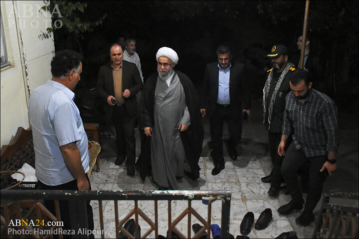 Photos: Ayatollah Ramezani meet with family of martyr Sayyed Hossein Mousavi
