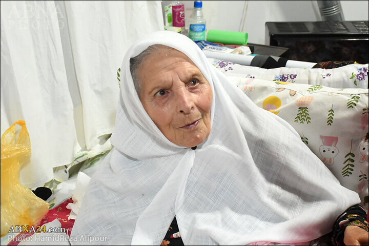 Photos: Ayatollah Ramezani meet with family of martyr Sayyed Hossein Mousavi