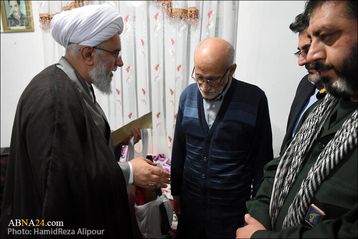 Photos: Ayatollah Ramezani meet with family of martyr Sayyed Hossein Mousavi