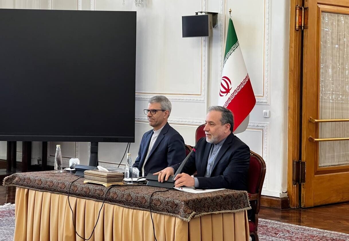 عراقچی: ایران به دفاع مشروع خود با قوت ادامه خواهد داد/ تجاوز اسرائیل بدون حمایت آمریکا ممکن نبود