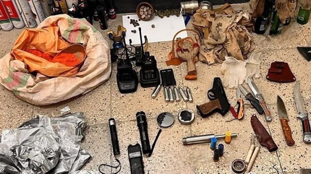 کشف بمب و مواد منفجره از خانه تیمی موساد در ساوجبلاغ