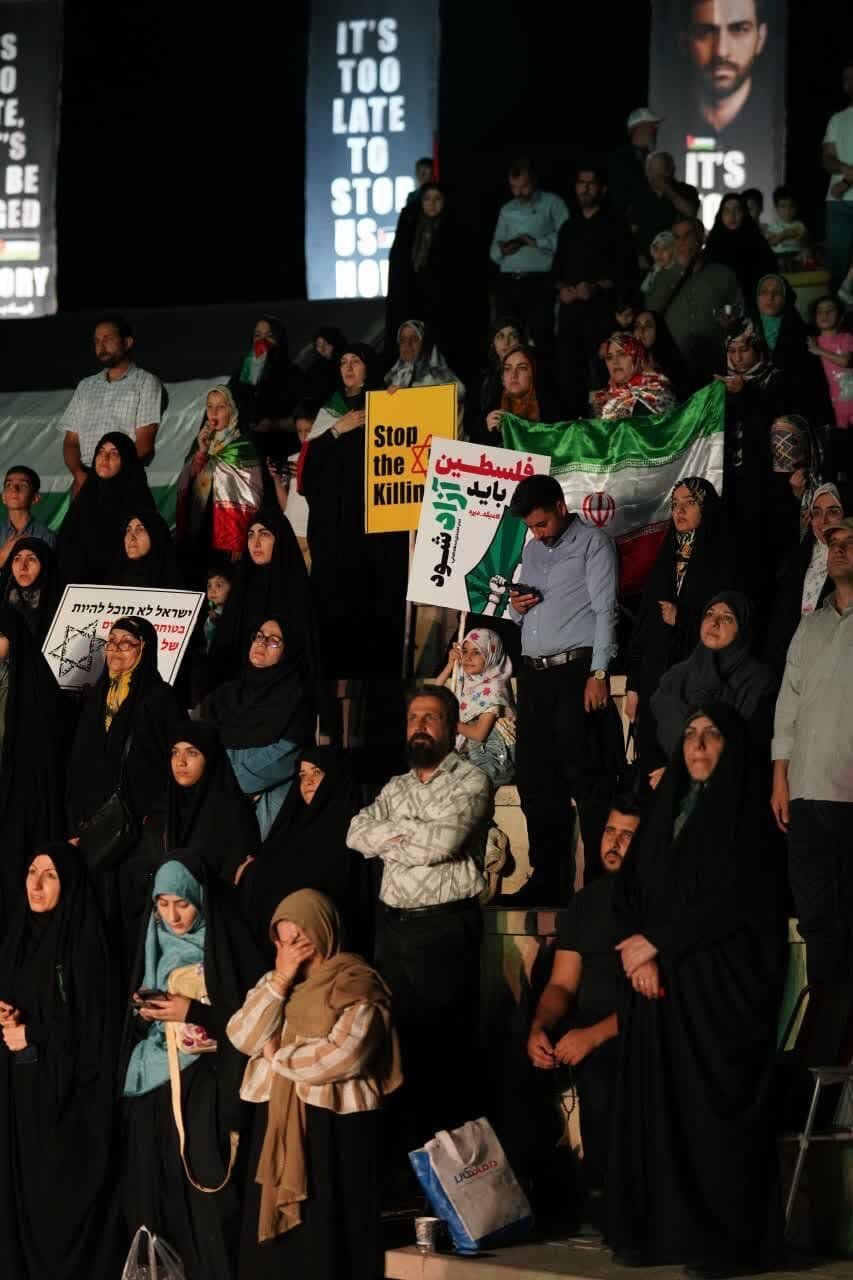 ویدیو|  واکنش حضار در اجتماع سراسری «فریاد فلسطین »در لحظه پرتاب موشک‌های ایرانی
