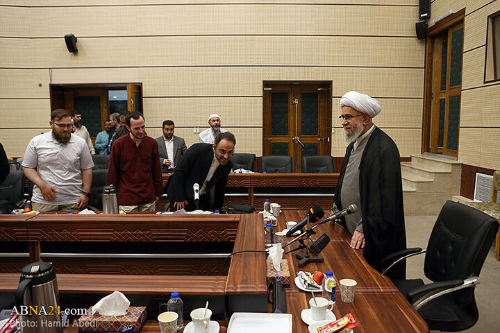 Photos: Group of Western Shiite youth meet with Secretary General of Ahlul Bayt World Assembly