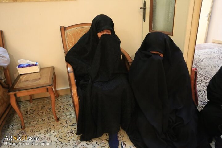 Photos: Isfahan's administrators attend home of Martyr General Mehdi Rabbani's father