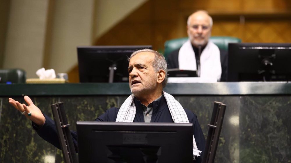 الرئيس الايراني: على جميع أبناء الشعب الإيراني أن يتكاتفوا ويقفوا بقوة في وجه العدوان