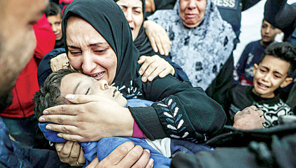 Israeli army continues to launch deadly attacks on civilians in Gaza