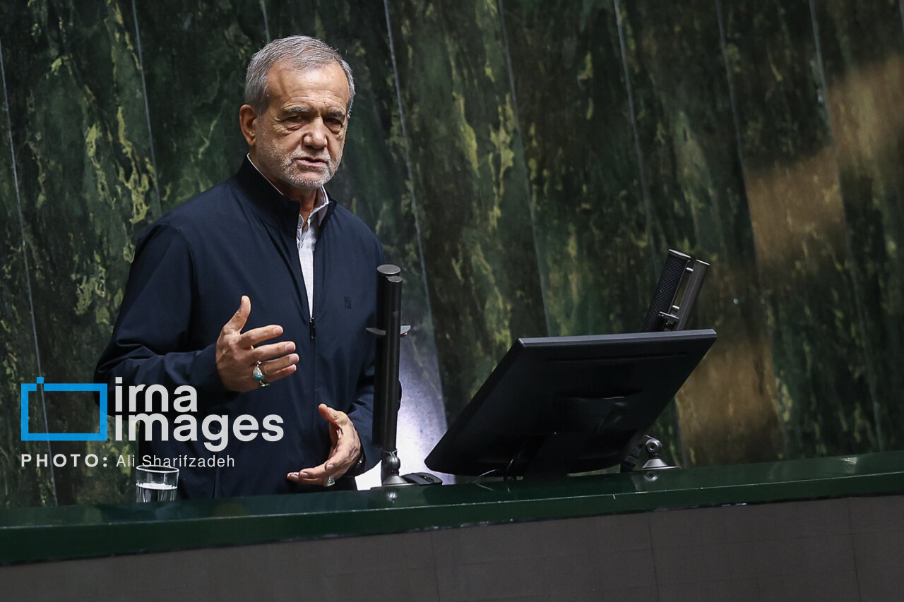 Pezeşkiyan: Biz saldırgan değiliz / İran halkı her türlü saldırıya karşı güçlü bir şekilde durmalıdır