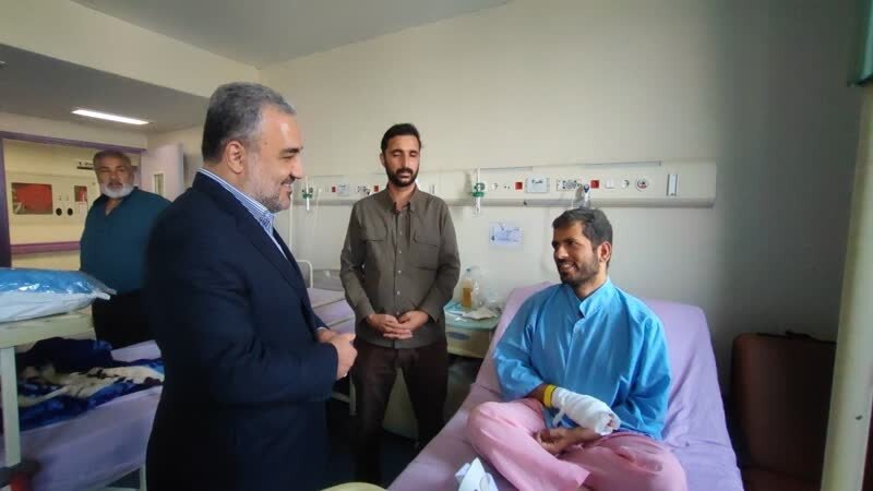 عیادت فرماندار قم از مجروحان حمله هوایی ارتش رژیم صهیونیستی