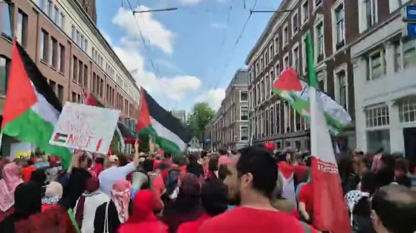 ویدیو |  ۱۵۰ هزار هلندی برای حمایت ایران به خیابان آمدند