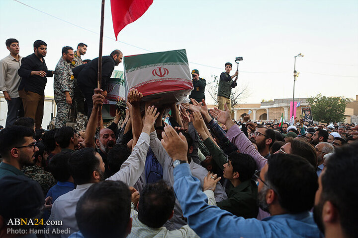 Informe fotográfico |  Ceremonia fúnebre de 8 mártires iraníes tras ataques del régimen sionista en Qom