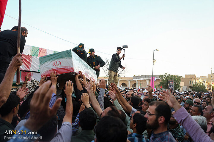Informe fotográfico |  Ceremonia fúnebre de 8 mártires iraníes tras ataques del régimen sionista en Qom