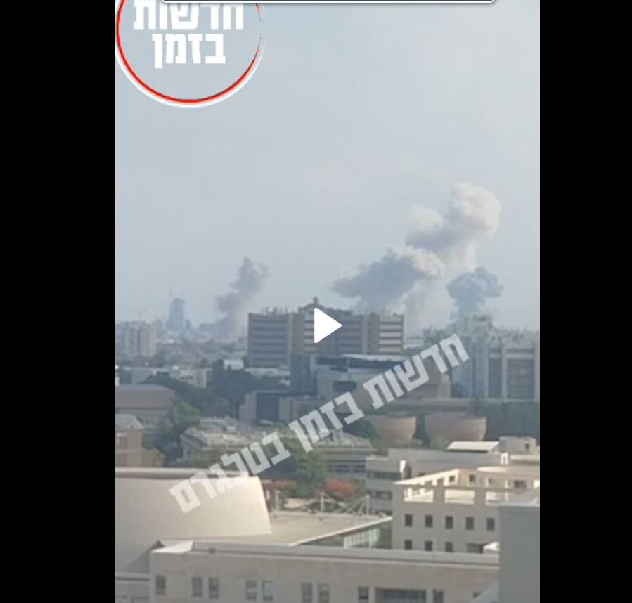 Video: First images showing intensity of Iranian missile strikes on parts of Tel Aviv