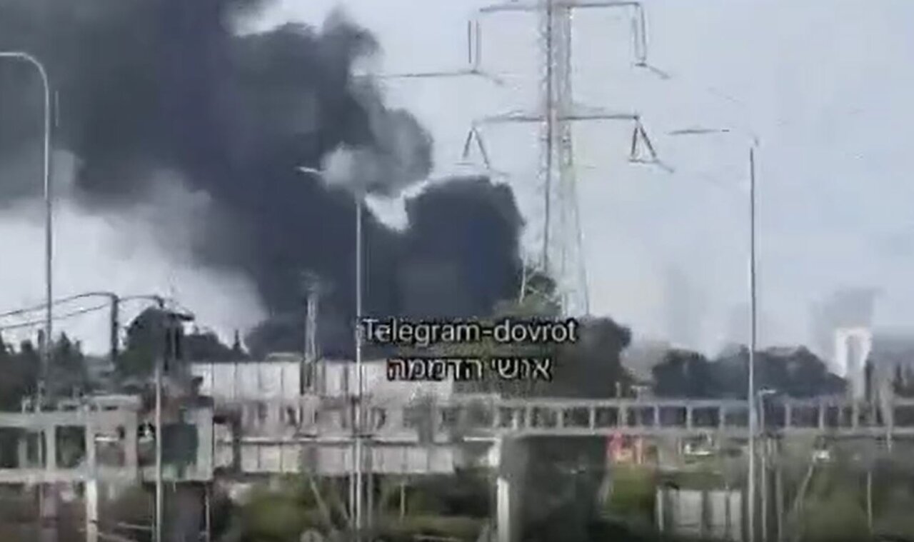 Video: Tel Aviv on fire following Iran's missile strikes