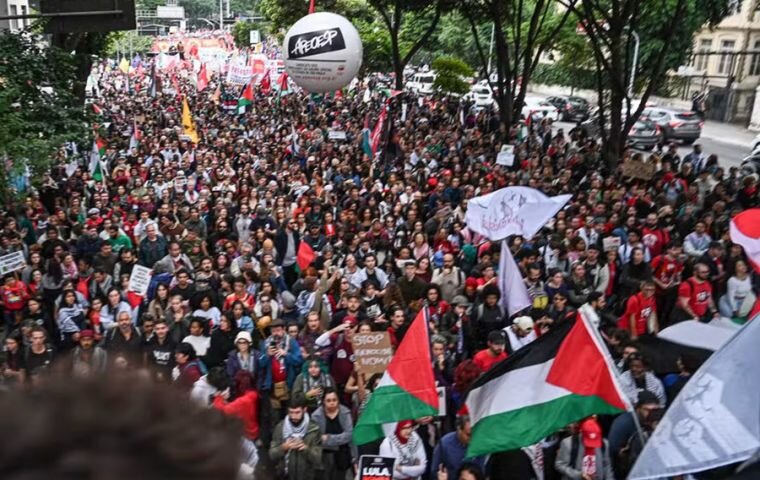 Thousands protest in São Paulo, demanding Brazil cut ties with Israel