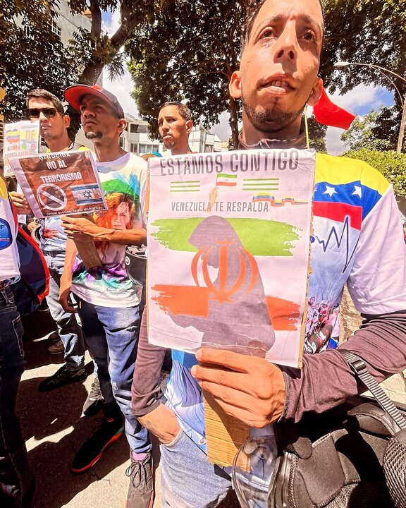 تجمع مردم ونزوئلا در همبستگی با ملت ایران در برابر اسرائیل