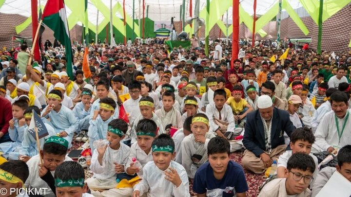 အိန္ဒိယ နိုင်ငံ ကာရ်ဂီးလ် မြို့ တွင် အီးဒ်ဒေဂဒီးရ် အထိမ်းအမှတ် ကိုကျင်းပရင်း အီရန် နှင့် အတူရှိကြောင်း ချီတက် ဆန္ဒပြ ။ ။ Photos