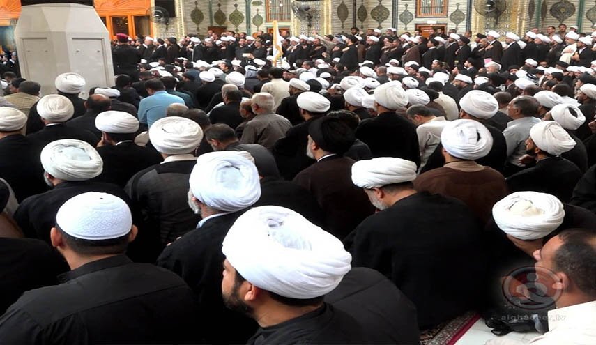 بيان طلبة الحوزة العلمية في النجف: قائد الثورة الاسلامية خط أحمر واليد التي تمتد إليه تُقطع