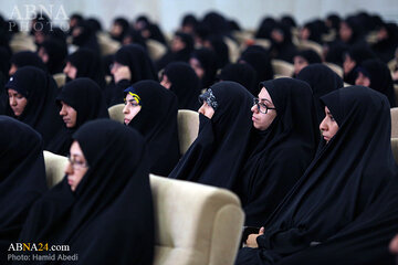 هشدار بانوان طلبه بزرگترین حوزه جامعه تشیع به آمریکا/ نظام استکباری را زیر پا نابود خواهیم کرد