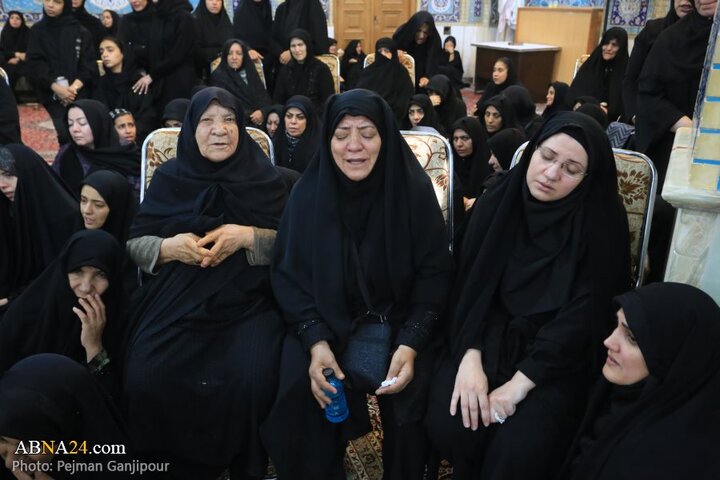 وداع خانواده شهدای حملات اخیر رژیم صهیونیستی در اصفهان