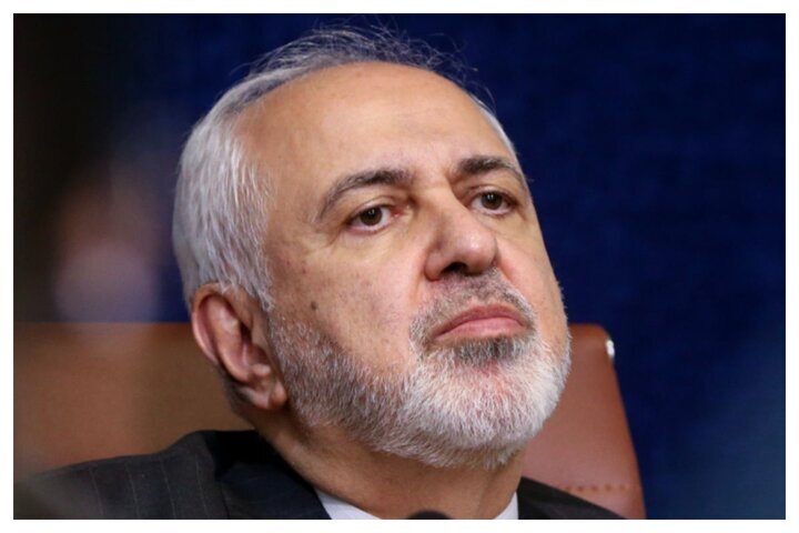ظریف: ایرانیان هر مهاجمی را از میدان به در می‌کنند