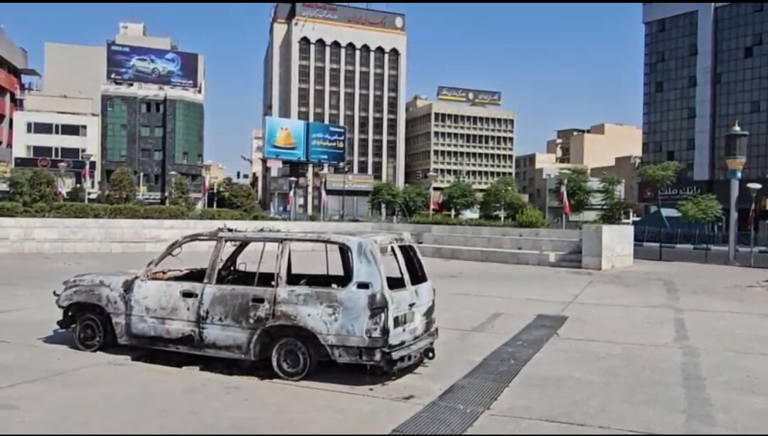 Video | Ambulance ya Iran iliyolengwa na shambulizi la bomu la Israel imewekwa sehemu ya maonyesho kwa umma + Video
