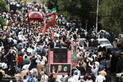 İsfahanlılar, sionist rejimin təcavüzü nəticəsində qətlə yetirilən şəhidlərini böyük izdihamla dəfn etdilər \ FOTO