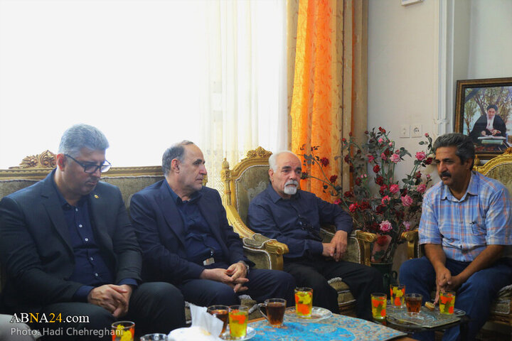 Rapora Wêneyan:Dîtin ligel malbata Şehîden zanistvanên hêzeya nukleer ji terafen rejîma sihyonistî hatibon Şehîd kirin Emîr Huseyin Feqîhî li bajare Qumê.