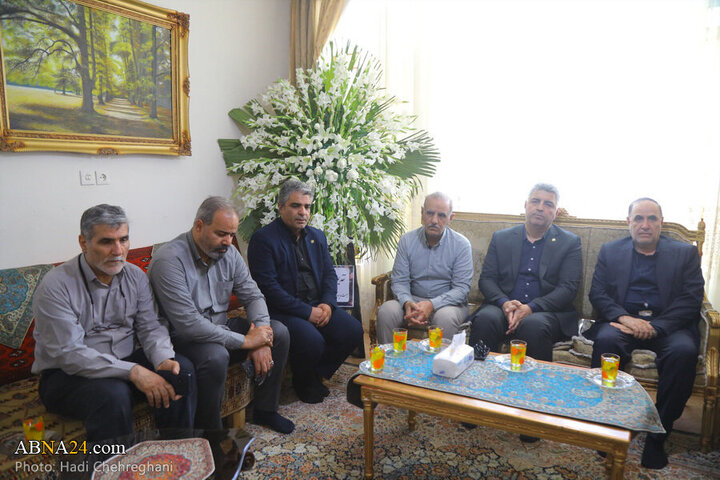 Rapora Wêneyan:Dîtin ligel malbata Şehîden zanistvanên hêzeya nukleer ji terafen rejîma sihyonistî hatibon Şehîd kirin Emîr Huseyin Feqîhî li bajare Qumê.