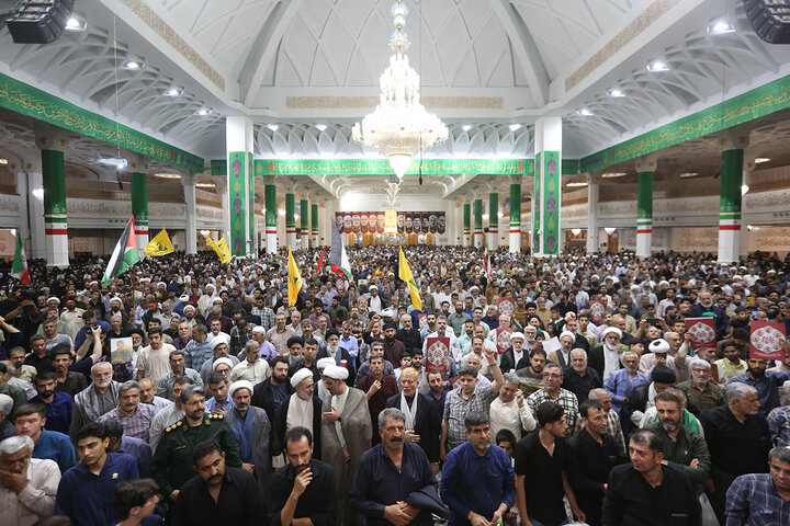 گزارش تصویری | وداع باشکوه مردم قم با پیکر ۶ شهید استان قم در حملات رژیم صهیونیستی