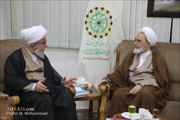 Galeri Foto: Pertemuan Ayatullah A'arafi dengan Sekretaris Jenderal Lembaga Internasional Ahlulbait as
