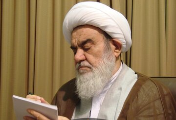 دہشت گردانہ اور شرانگیز امریکی دھمکیاں تاریخ کے ان مجرموں کو تباہ کن انجام سے دوچار کریں گی، آیت اللہ مظاہری