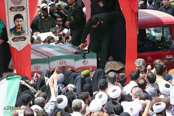 Photos: Funeral ceremony of 5 martyrs of Zionist regime's attacks on "Wrath and Victory" rally in Qom - 1