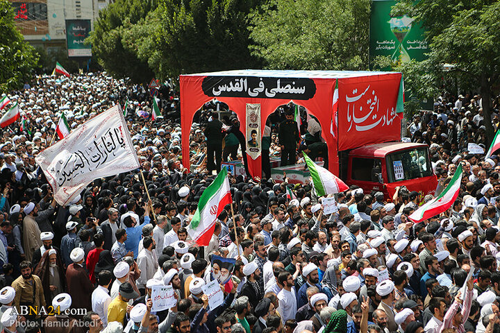 Photos: Funeral ceremony of 5 martyrs of Zionist regime's attacks on "Wrath and Victory" rally in Qom - 1