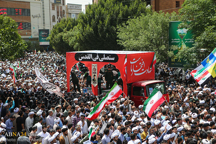 Photos: Funeral ceremony of 5 martyrs of Zionist regime's attacks on "Wrath and Victory" rally in Qom - 1