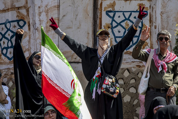 Photos: Tehran people hold “Wrath and Victory” rally