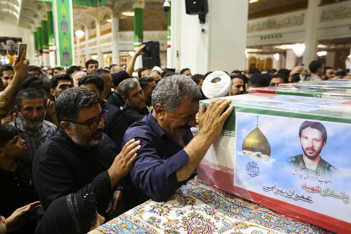 Photos: People of Qom bid farewell to martyrs of Zionist regime's attacks