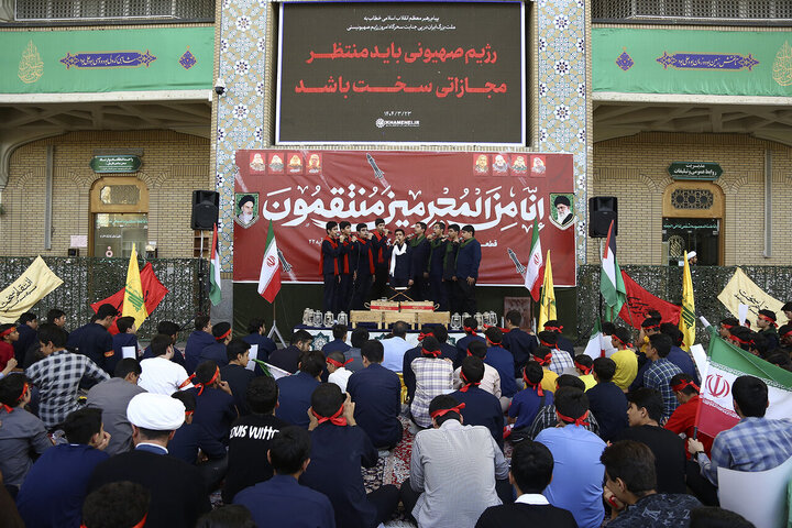 Photos: Fatemi teens support Iran's armed forces