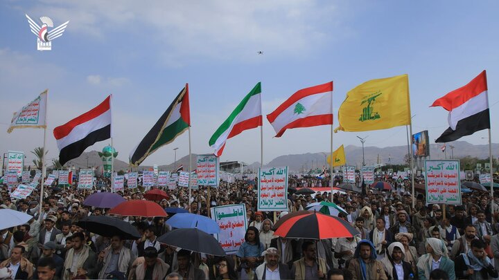 تقرير مصور/ الحشود الغفيرة اليمنية تؤكد وقوفها مع إيران ضد العدوان الصهيوني الغاشم