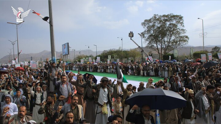 تقرير مصور/ الحشود الغفيرة اليمنية تؤكد وقوفها مع إيران ضد العدوان الصهيوني الغاشم