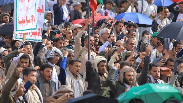 تقرير مصور/ الحشود الغفيرة اليمنية تؤكد وقوفها مع إيران ضد العدوان الصهيوني الغاشم