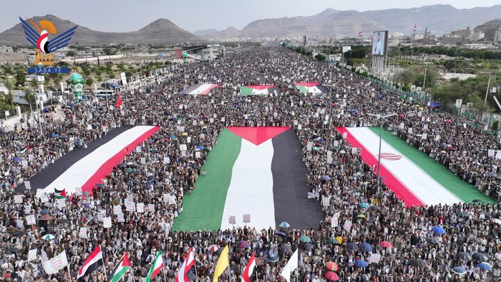 تقرير مصور/ الحشود الغفيرة اليمنية تؤكد وقوفها مع إيران ضد العدوان الصهيوني الغاشم