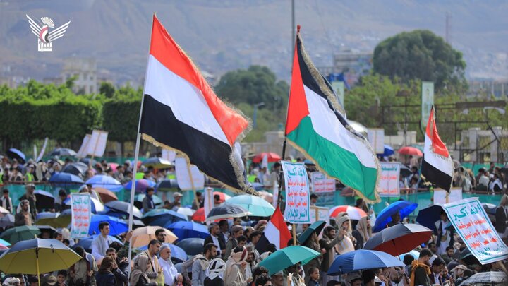 تقرير مصور/ الحشود الغفيرة اليمنية تؤكد وقوفها مع إيران ضد العدوان الصهيوني الغاشم