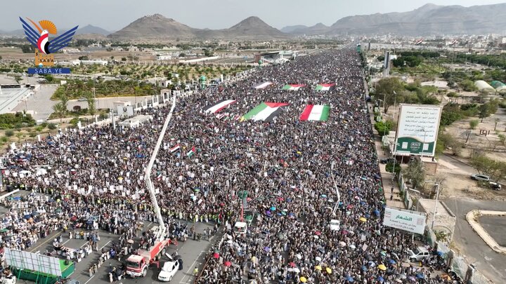 تقرير مصور/ الحشود الغفيرة اليمنية تؤكد وقوفها مع إيران ضد العدوان الصهيوني الغاشم