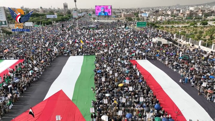 تقرير مصور/ الحشود الغفيرة اليمنية تؤكد وقوفها مع إيران ضد العدوان الصهيوني الغاشم